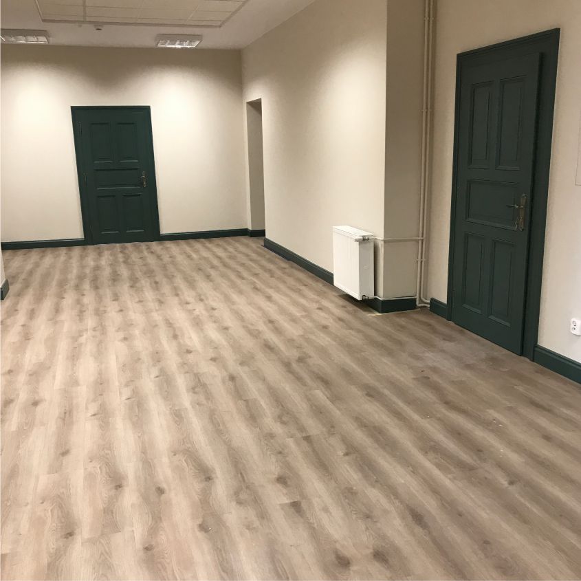Paneele und LVT Vinylfliesen